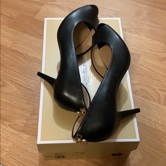 NWOT black women’s peep toe heels - Picture 4 of 8
